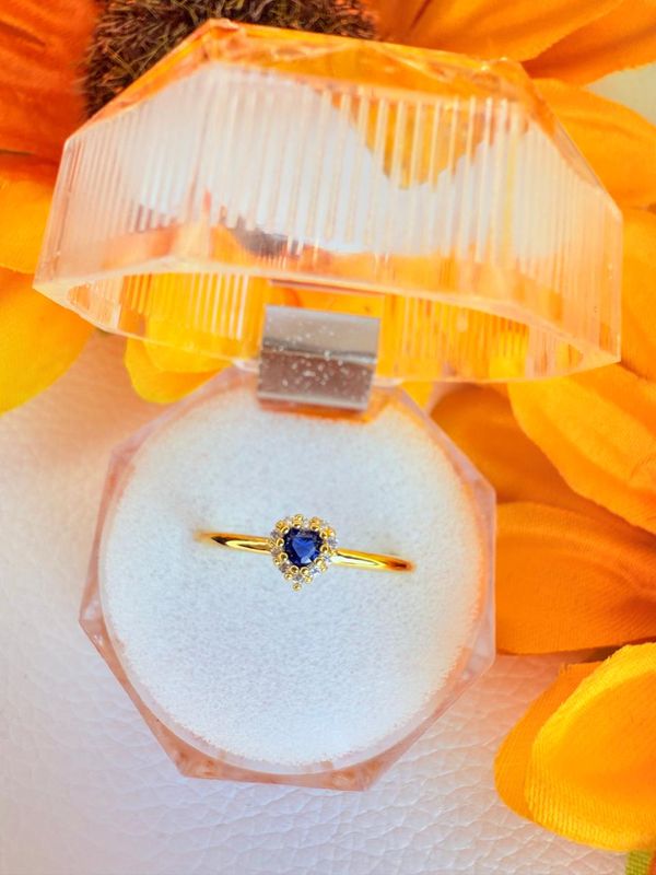 ANEL MINI CORACAO EM ZIRCONIA BANHADO A OURO 18 K.