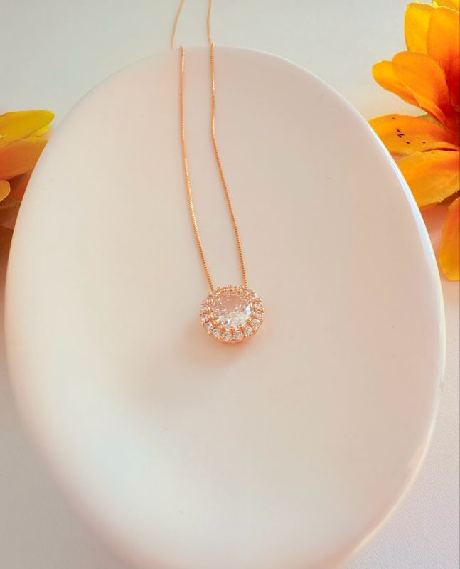 COLAR PONTO DE LUZ FLOR MEDIO BANHADO A OURO 18K