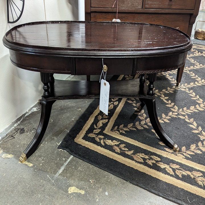 Duncan Phyfe 1930&#39;s to 1950 style coffee table