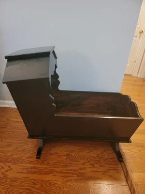 Colonial Style Baby cradle full size