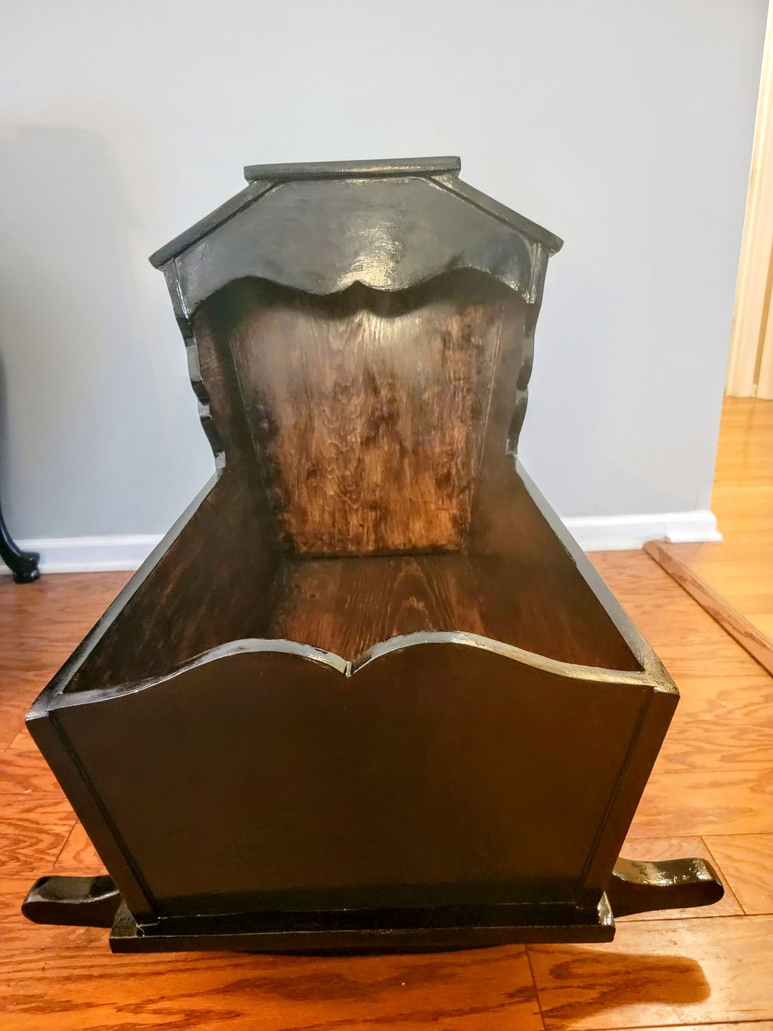Colonial Style Baby cradle full size
