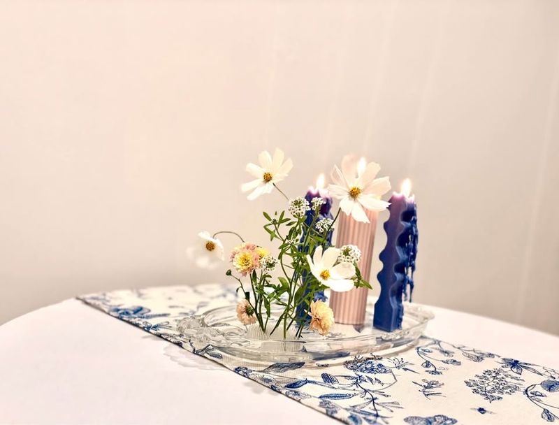 17 table runners Blue and white floral