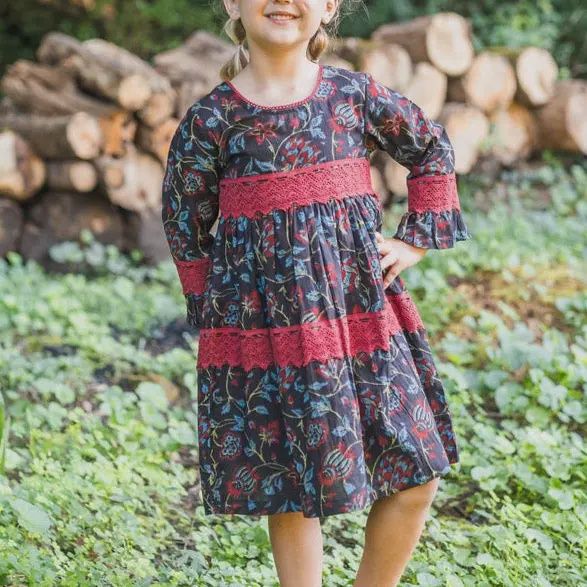 Black &amp; Red Printed Long Sleeve Lace Detail Dress