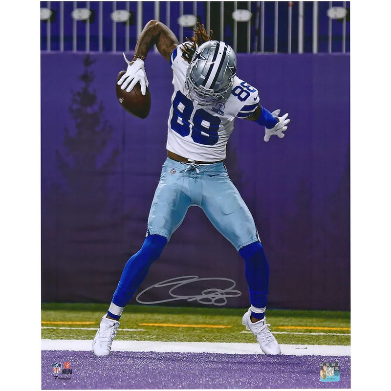 CeeDee Lamb Dallas Cowboys Autographed 16&quot; x 20&quot; Touchdown Celebration Photograph