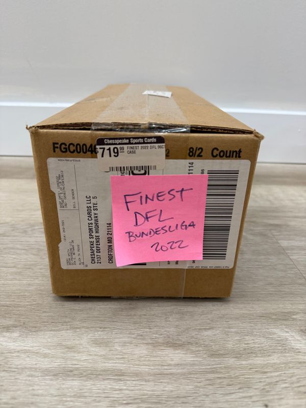 2021-22 Topps Finest Bundesliga Soccer Hobby 8-Box Case [Topps Direct]