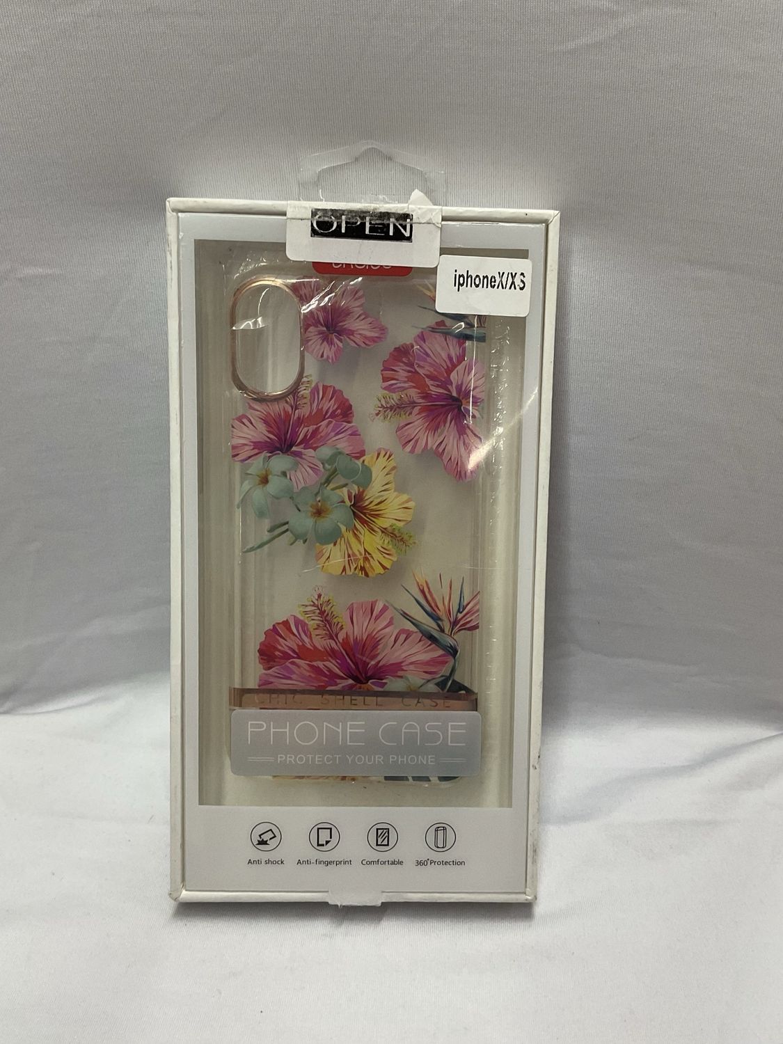 Phone cover w/ floral design