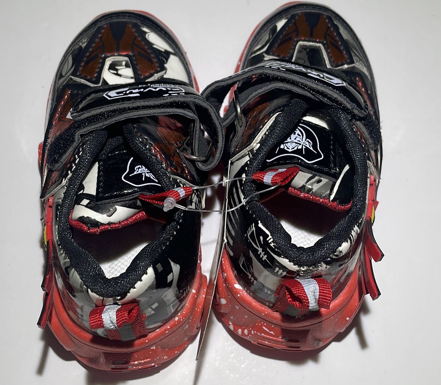 32-37 ATHLETIC SHOES WITH LIGHT