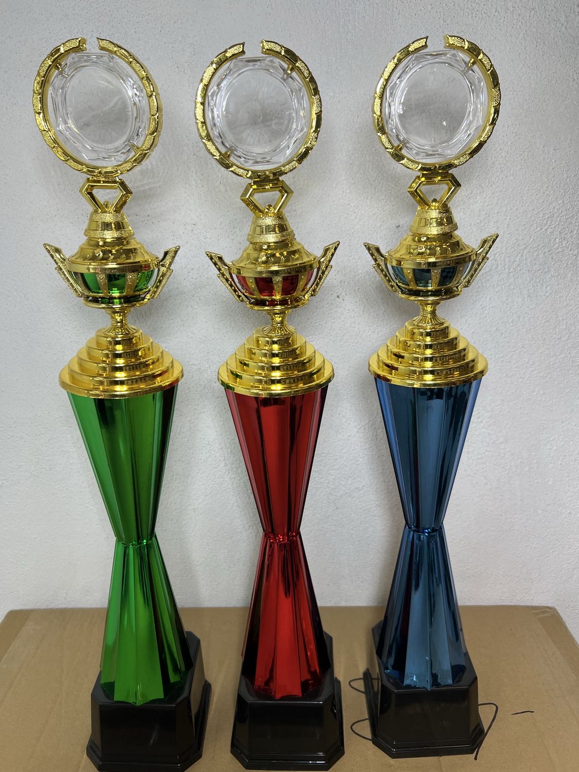 Trophy; style: 60cm trophy, awa