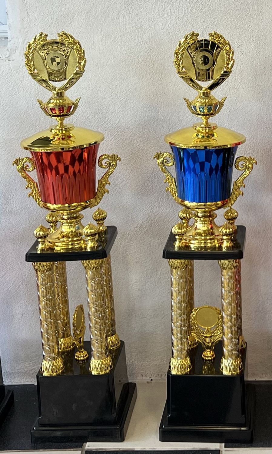 Trophy; style: 93cm trophy