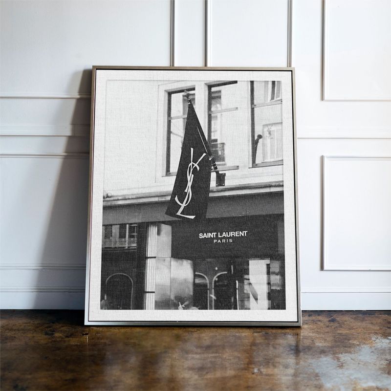 Luxury Fashion Shop Font in Black and White