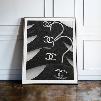 Luxury Fashion Coat Hanger Print