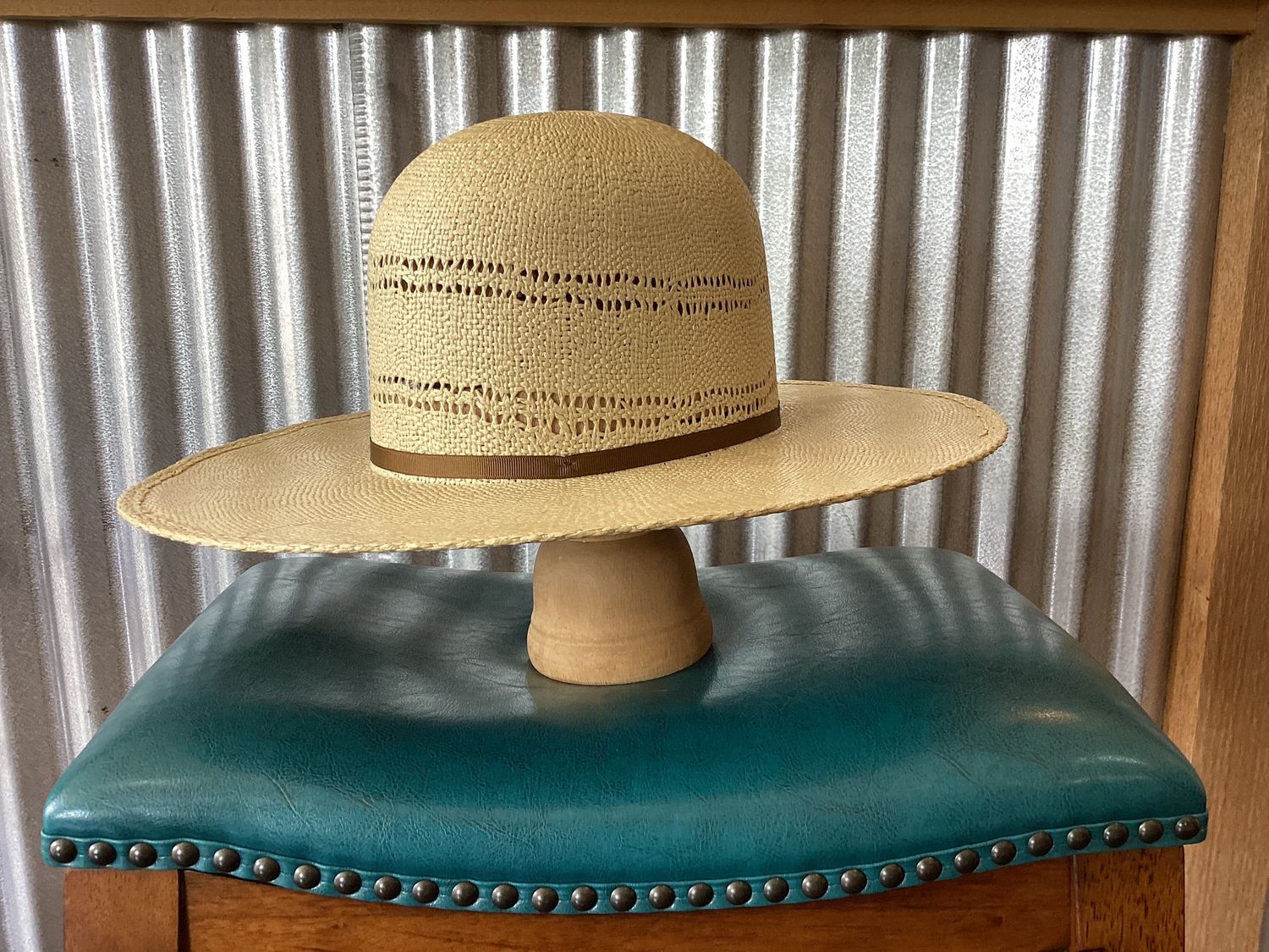 Biggora, Size: 6 3/4