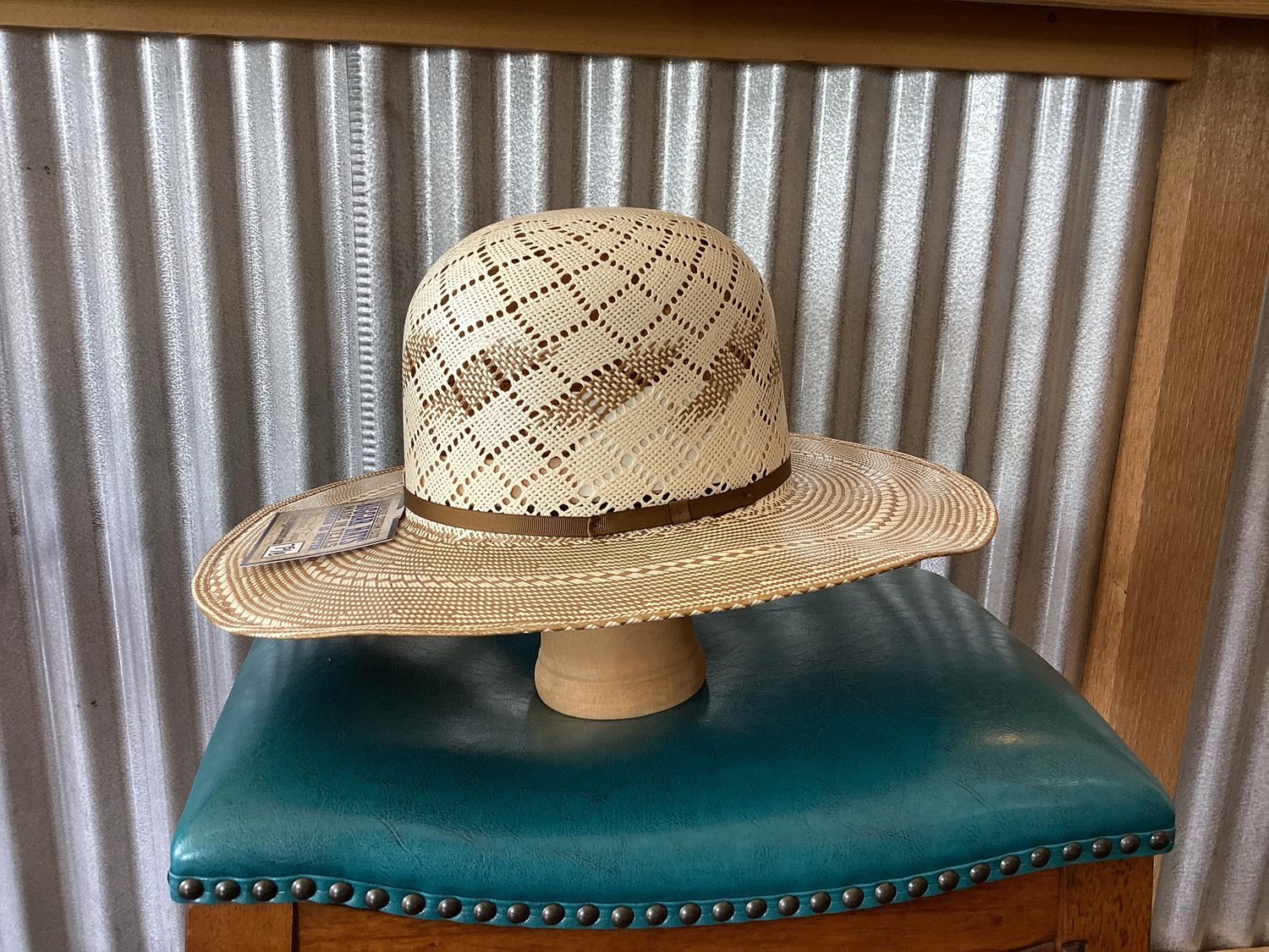 Johnny Brown, Size: 6 3/4