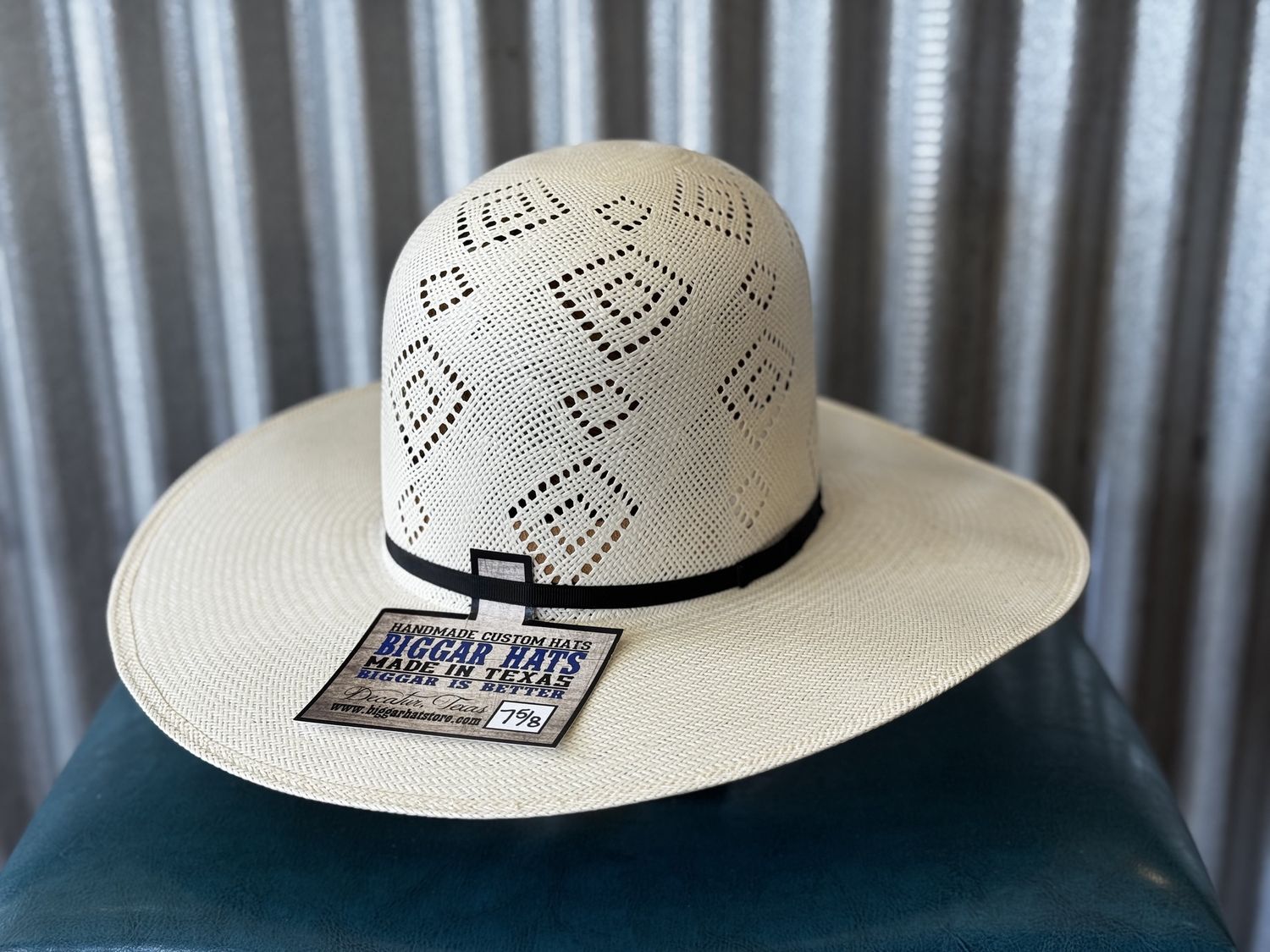Cosmic, Style: Ivory 4 1/4, Size: 6 3/4