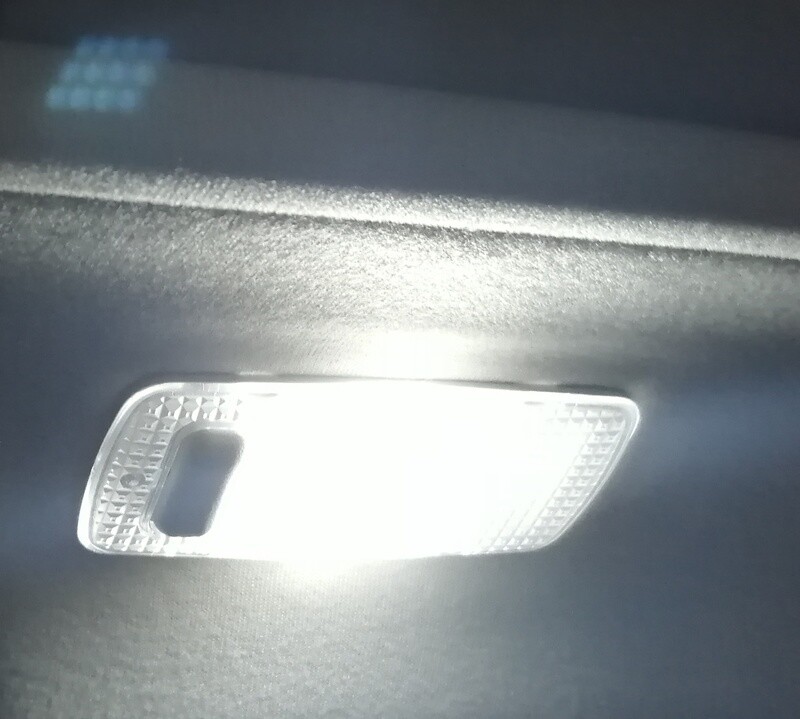 Luci interne a led posteriori tetto panoramico Nissan Qashqai J10