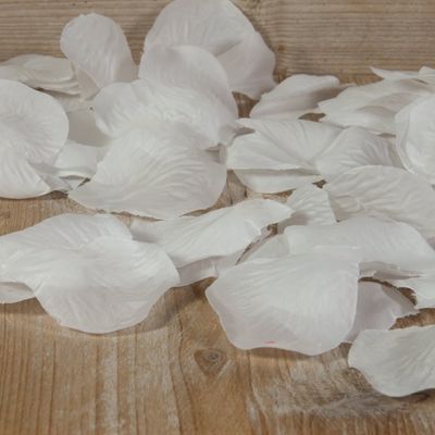 Valentijn rozenblaadjes kleur Wit