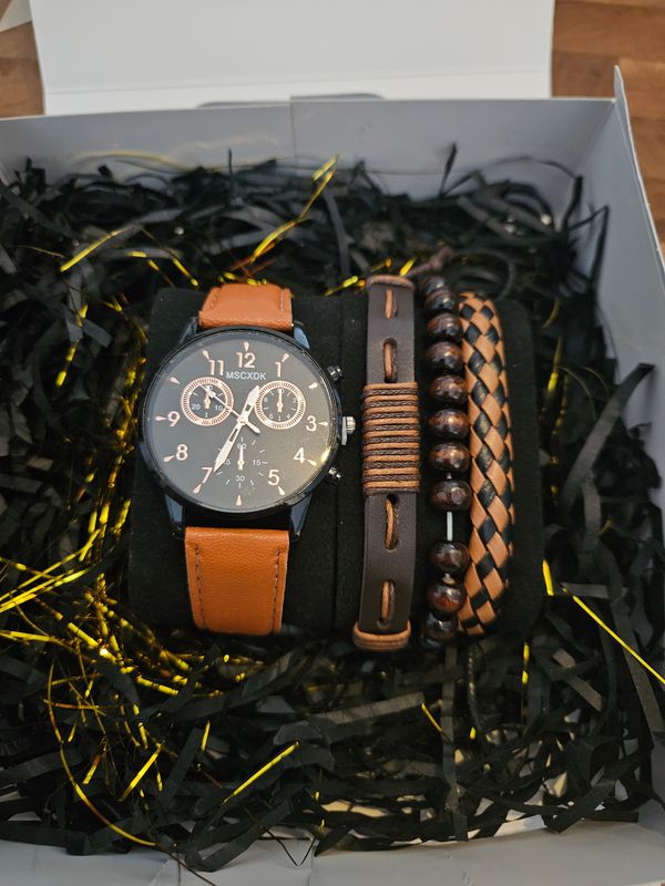 Heren Luxe Horloge &amp; Armbanden Set (4-delig)