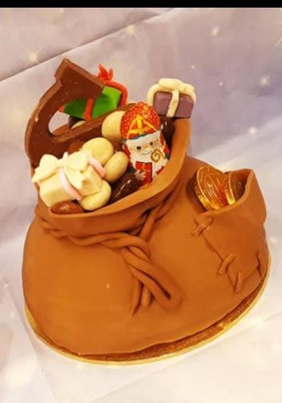 De zak van Sinterklaas ( 10 persoons taart )