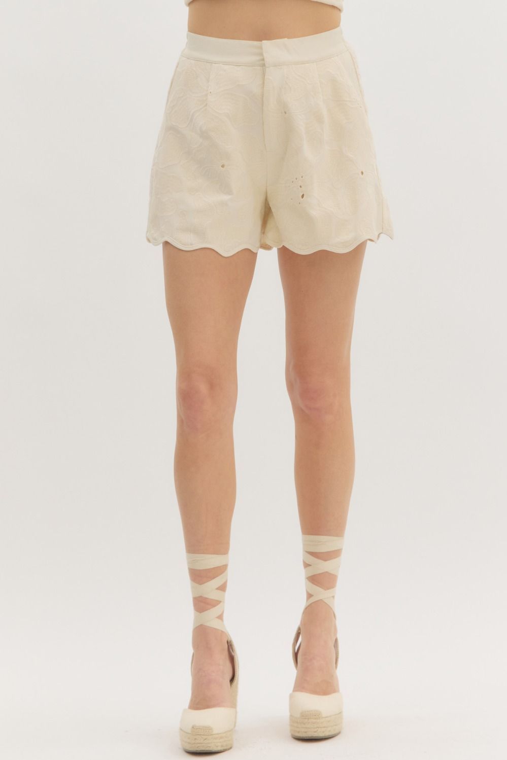 Floral Embroidered Scallop Shorts, Color: CREAM, Size: S