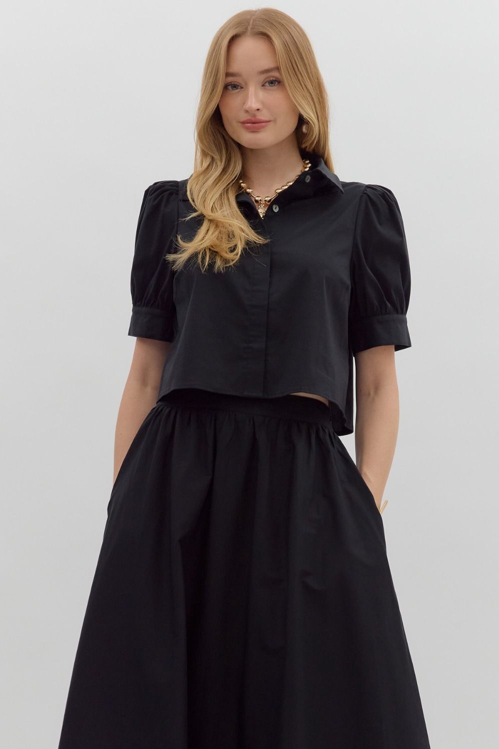 S/S Cuff Band Button Closure Top, Color: BLACK, Size: S