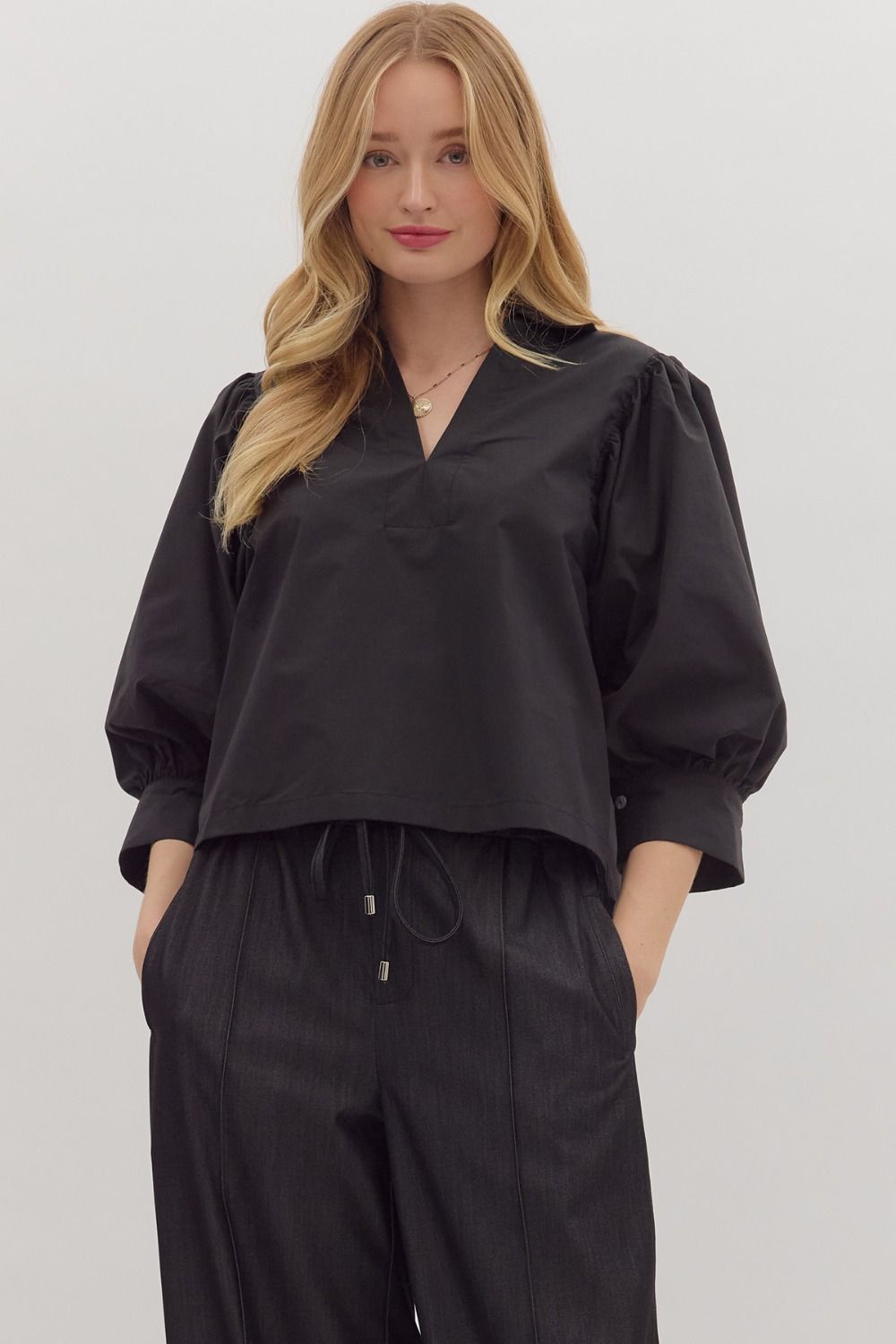 3/4 Slv Vneck Pleated Shoulder Det Top, Color: BLACK, Size: S