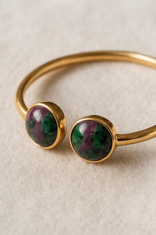 Gouden RVS armband met robijn in zoisiet edelstenen
