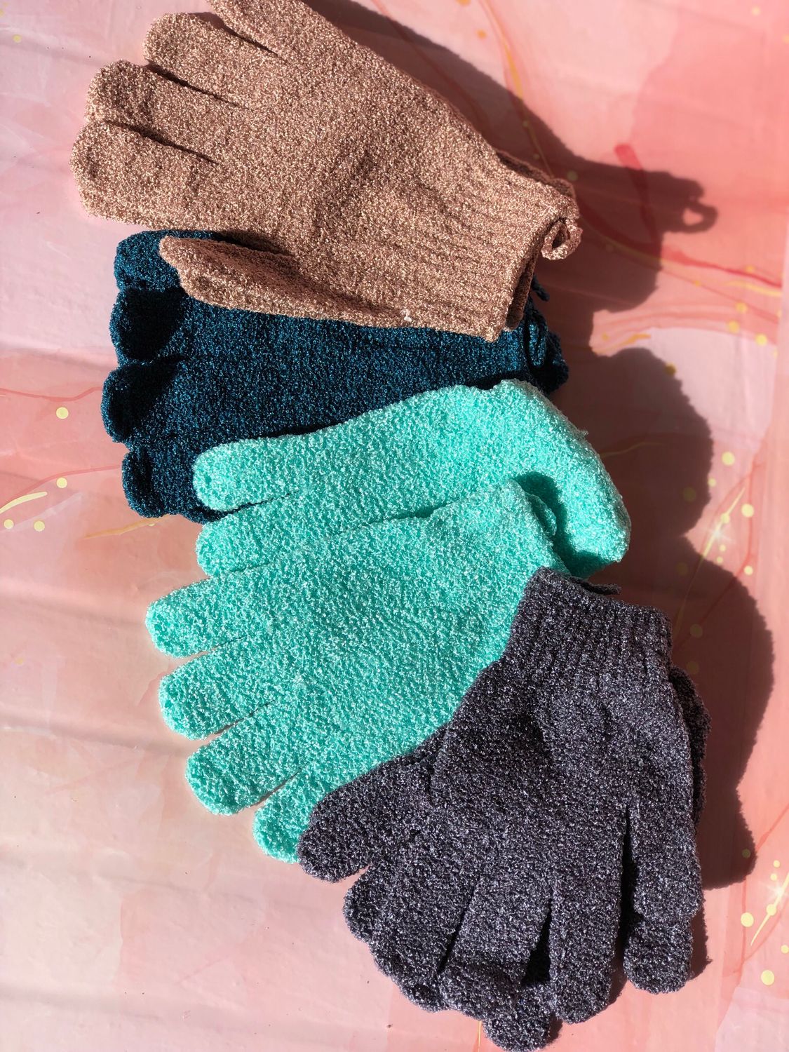 1 Pair Of Exfoliating Gloves