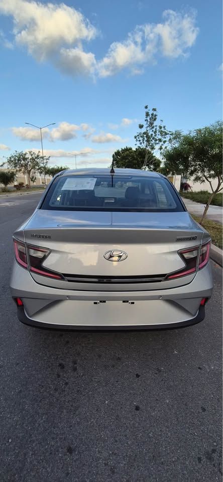 Hyundai grand i10 2023