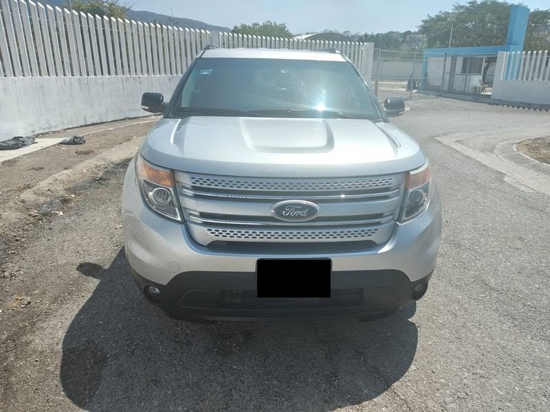 FORD EXPLORER XLT 2015
