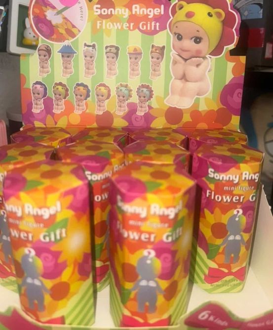 Sonny Angel Flower gift Sitting Down (Not Real)