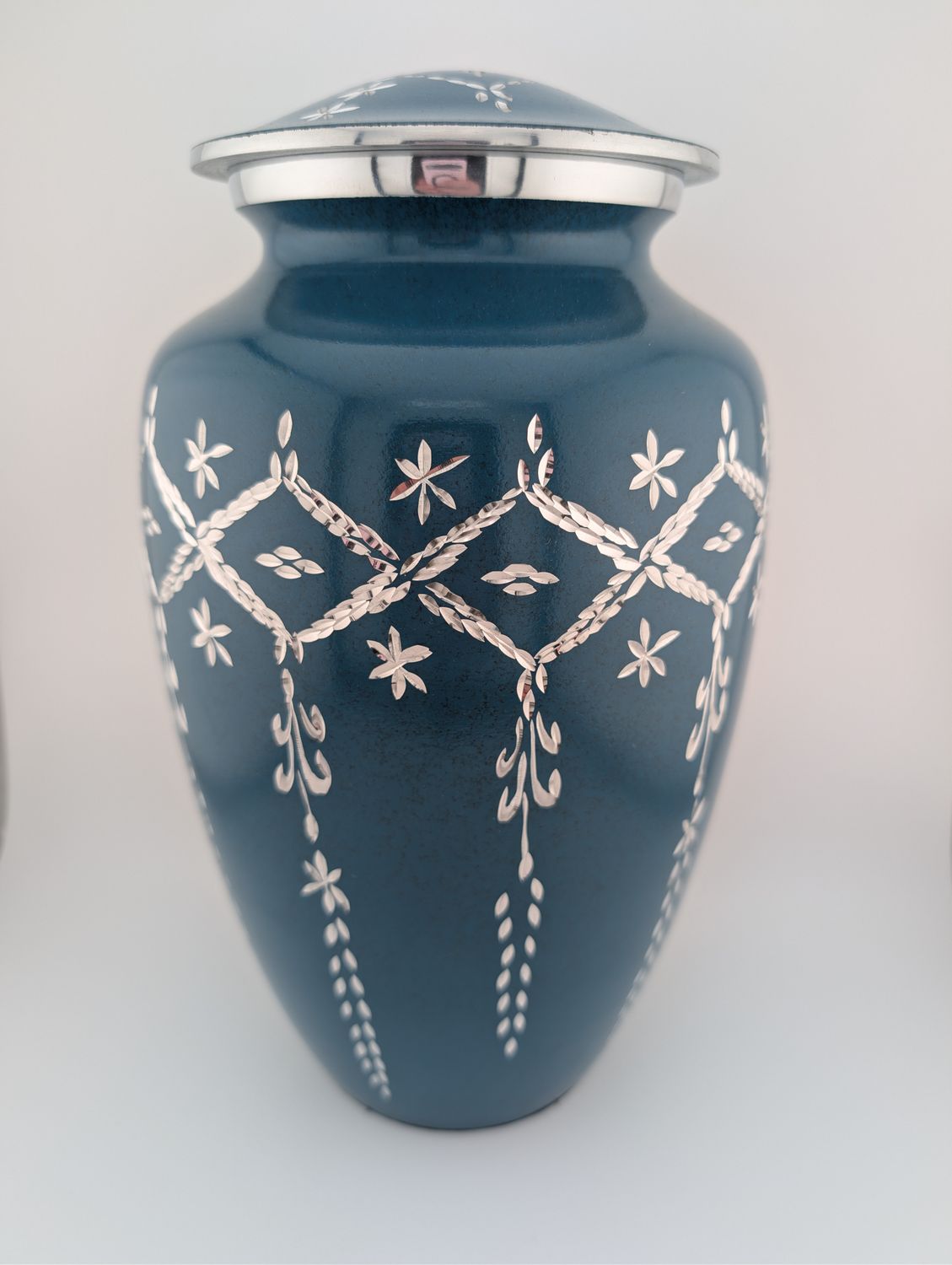 HEAVY DUTY SOLID BRASS URN STYLE 8