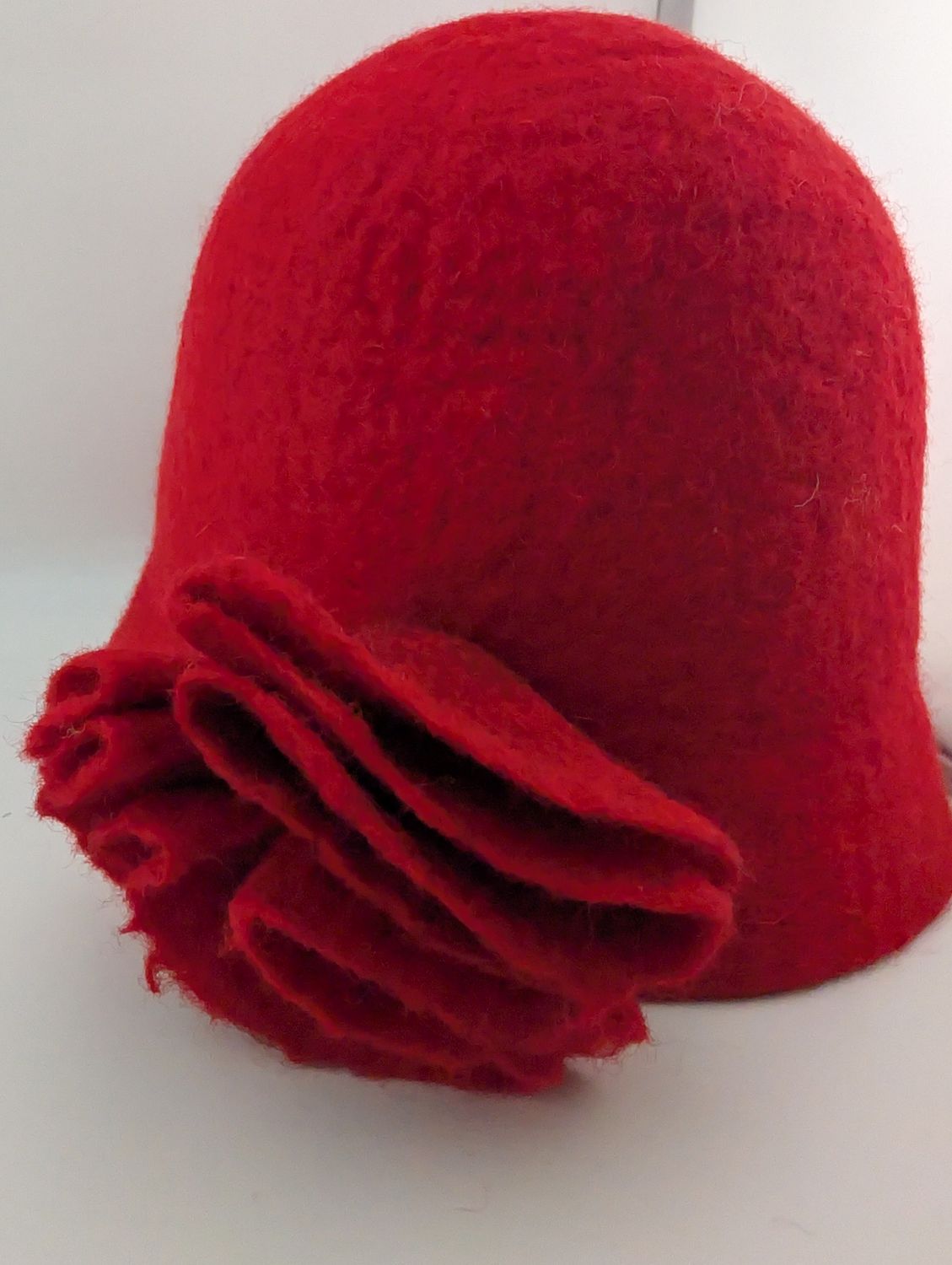 HAT A RED HAT W/RED FLOWERS