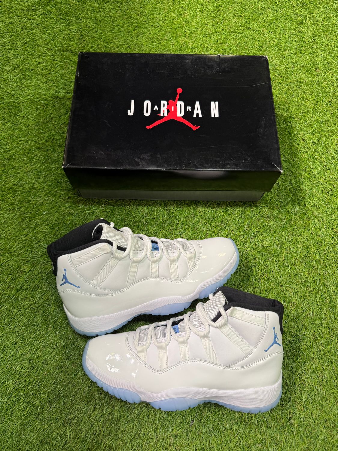 BRAND NEW AIR JORDAN 11 &quot;LEGEND BLUE&quot; SIZE 9