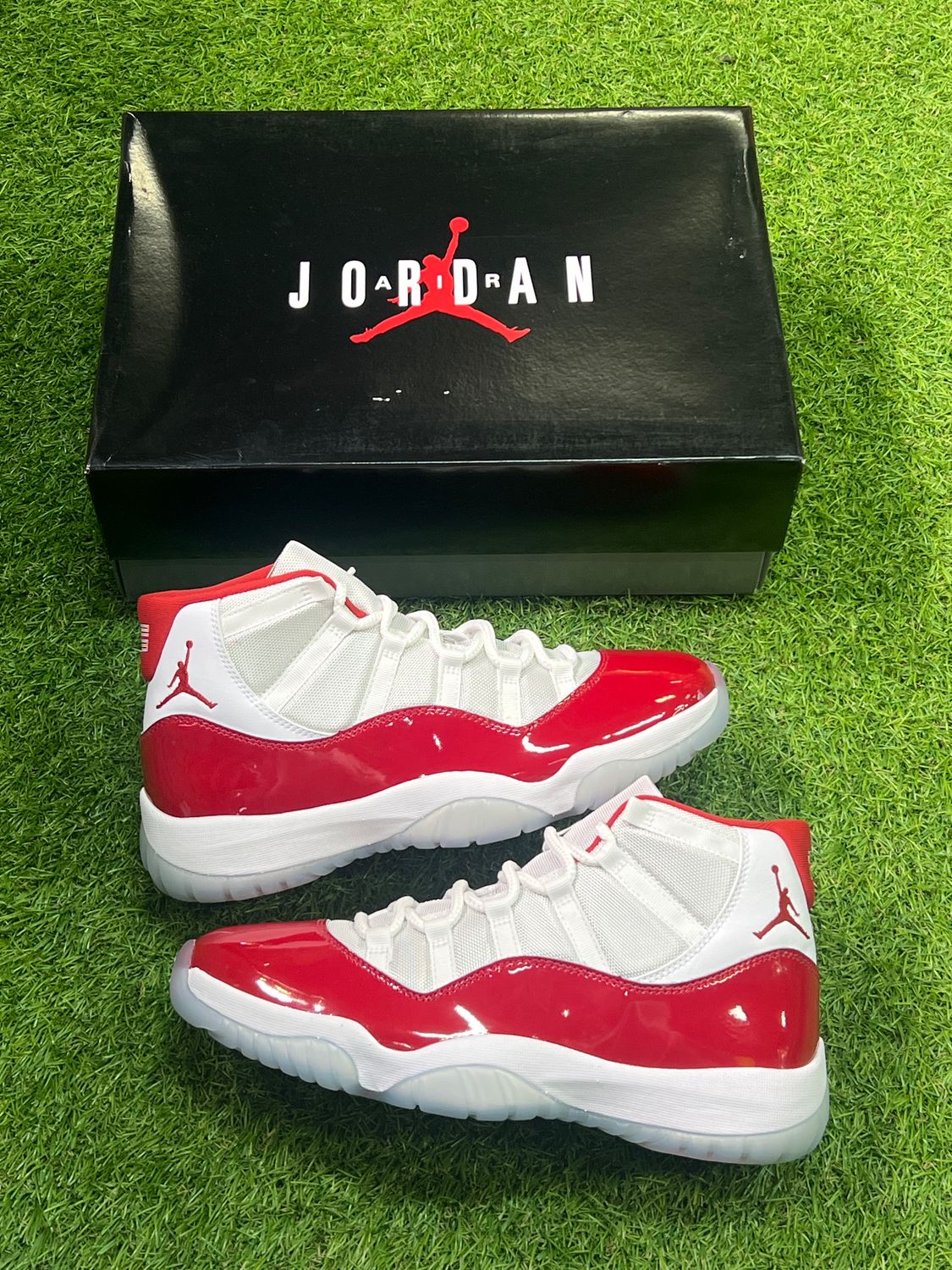 BRAND NEW AIR JORDAN 11 &quot;CHERRY&quot; SIZE 11.5