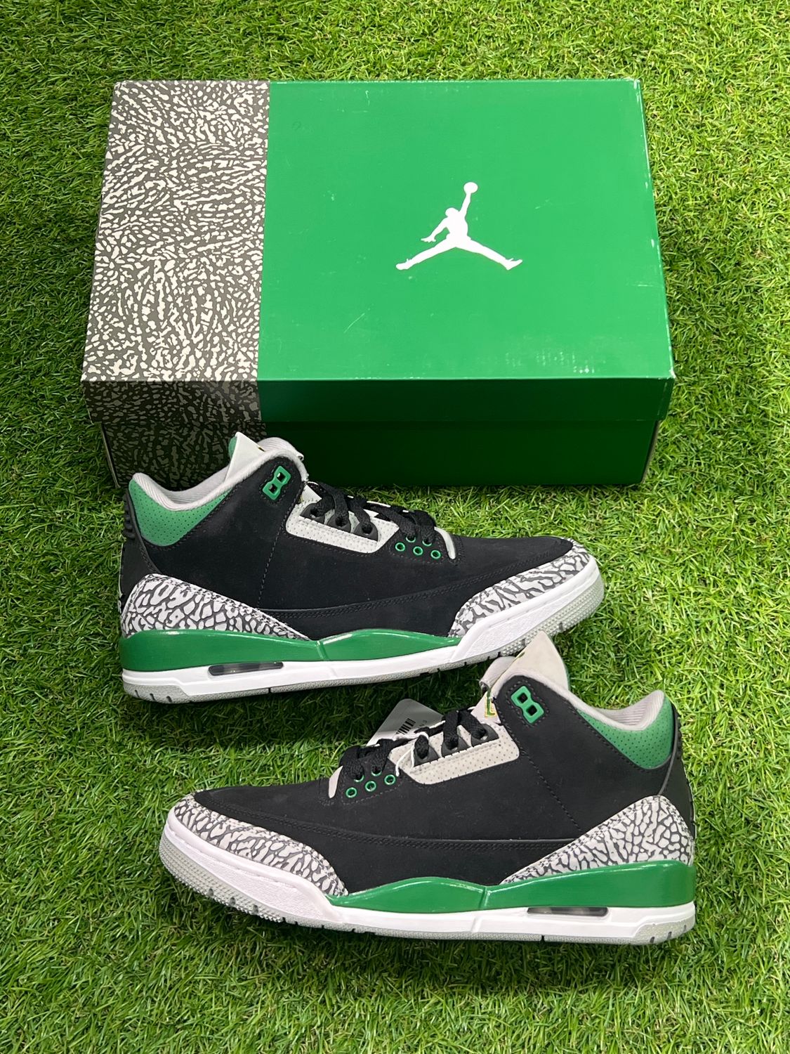 BRAND NEW AIR JORDAN 3 &quot;PINE GREEN&quot; SIZE 8