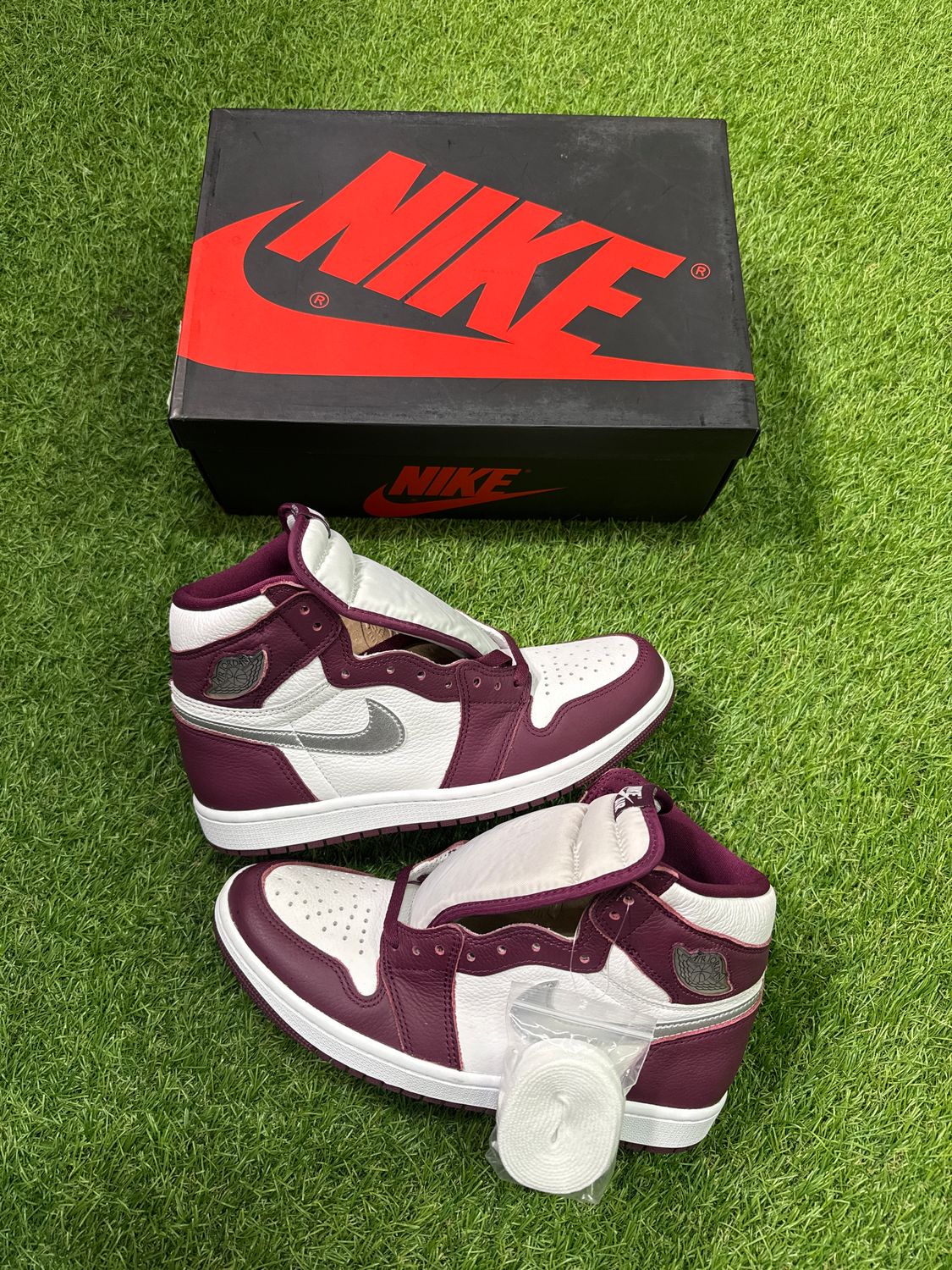 BRAND NEW JORDAN 1 BORDEAUX SIZE 8