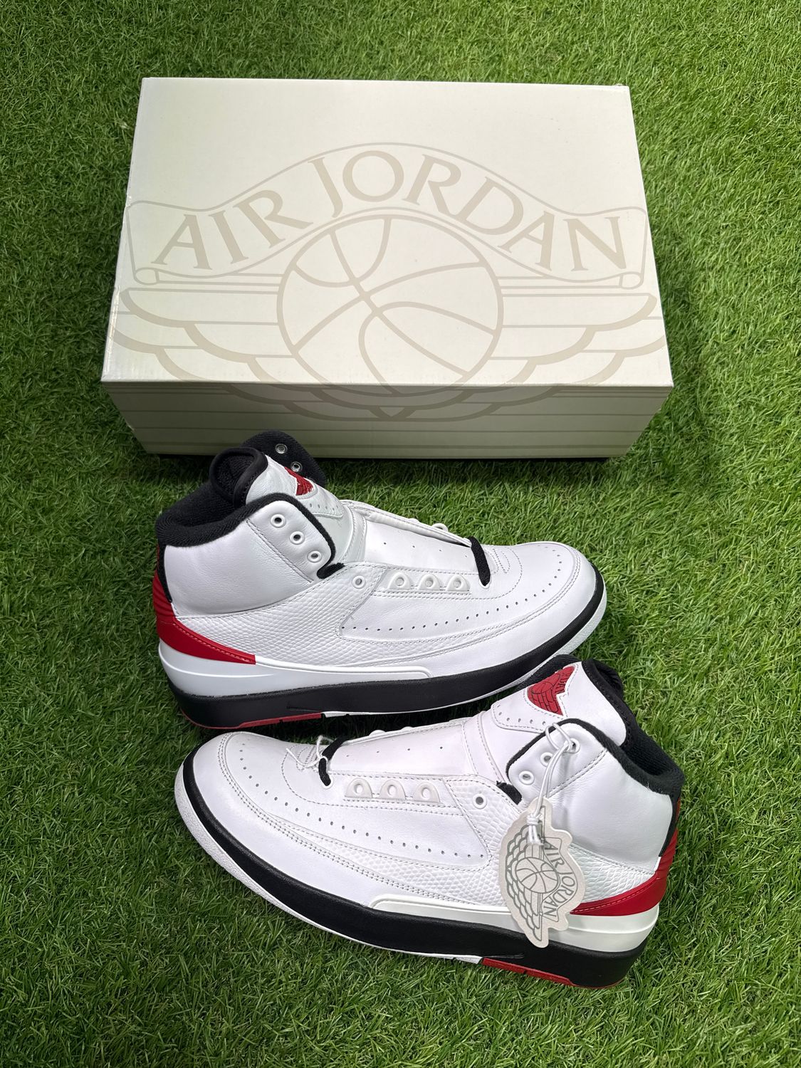 BRAND NEW JORDAN 2 &quot;CHICAGO&quot; SIZE 8