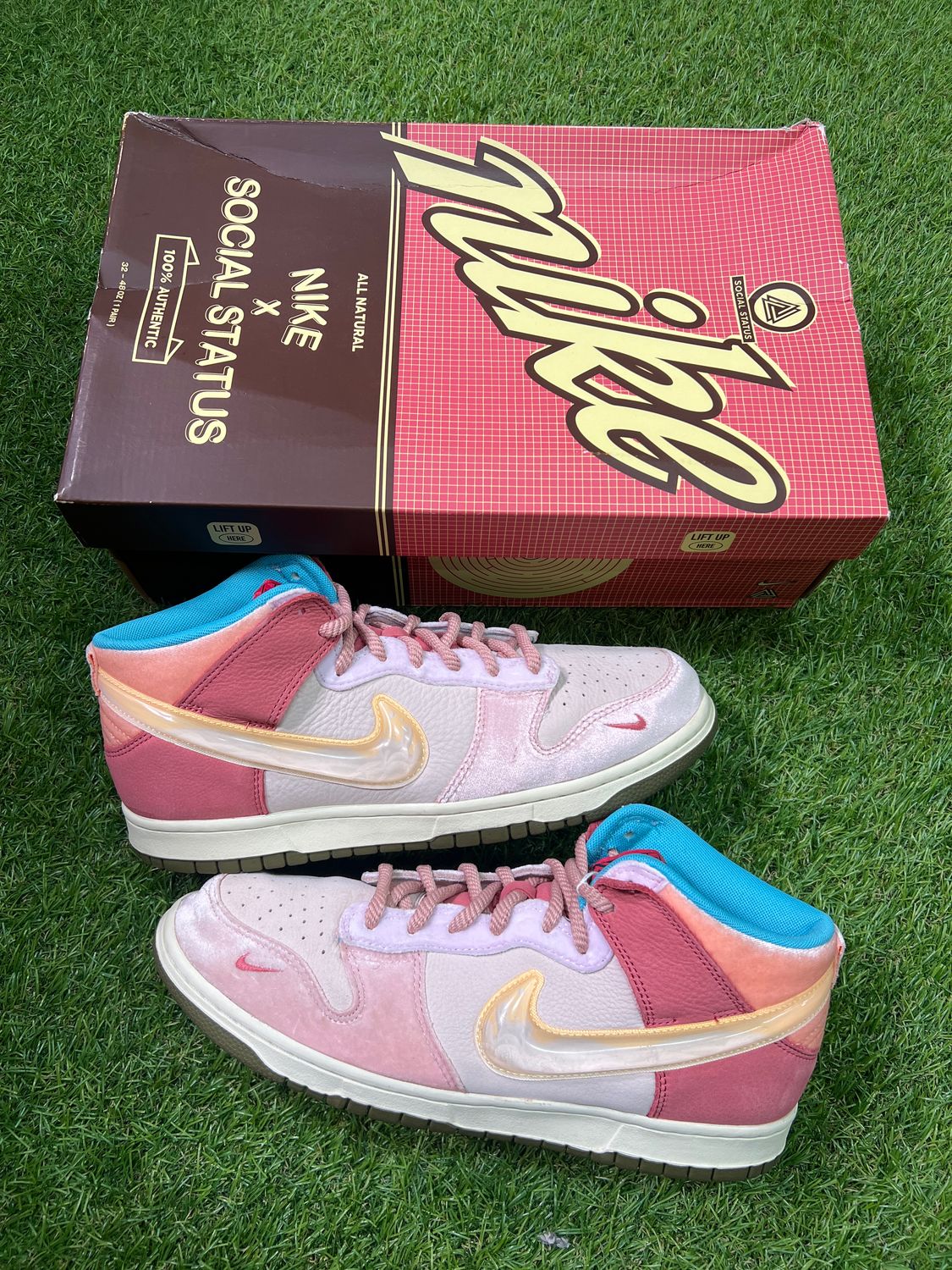 PREOWNED NIKE DUNK MID &quot;SOCIAL STATUS FREE LUNCH STRAWBERRY MILK&quot; SIZE 10.5
