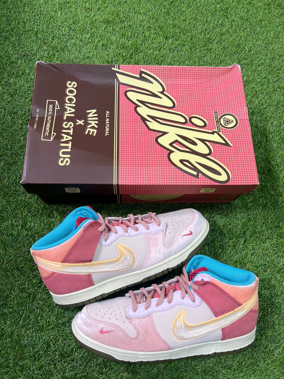 PREOWNED NIKE DUNK MID &quot;SOCIAL STATUS FREE LUNCH STRAWBERRY MILK&quot; SIZE 10.5