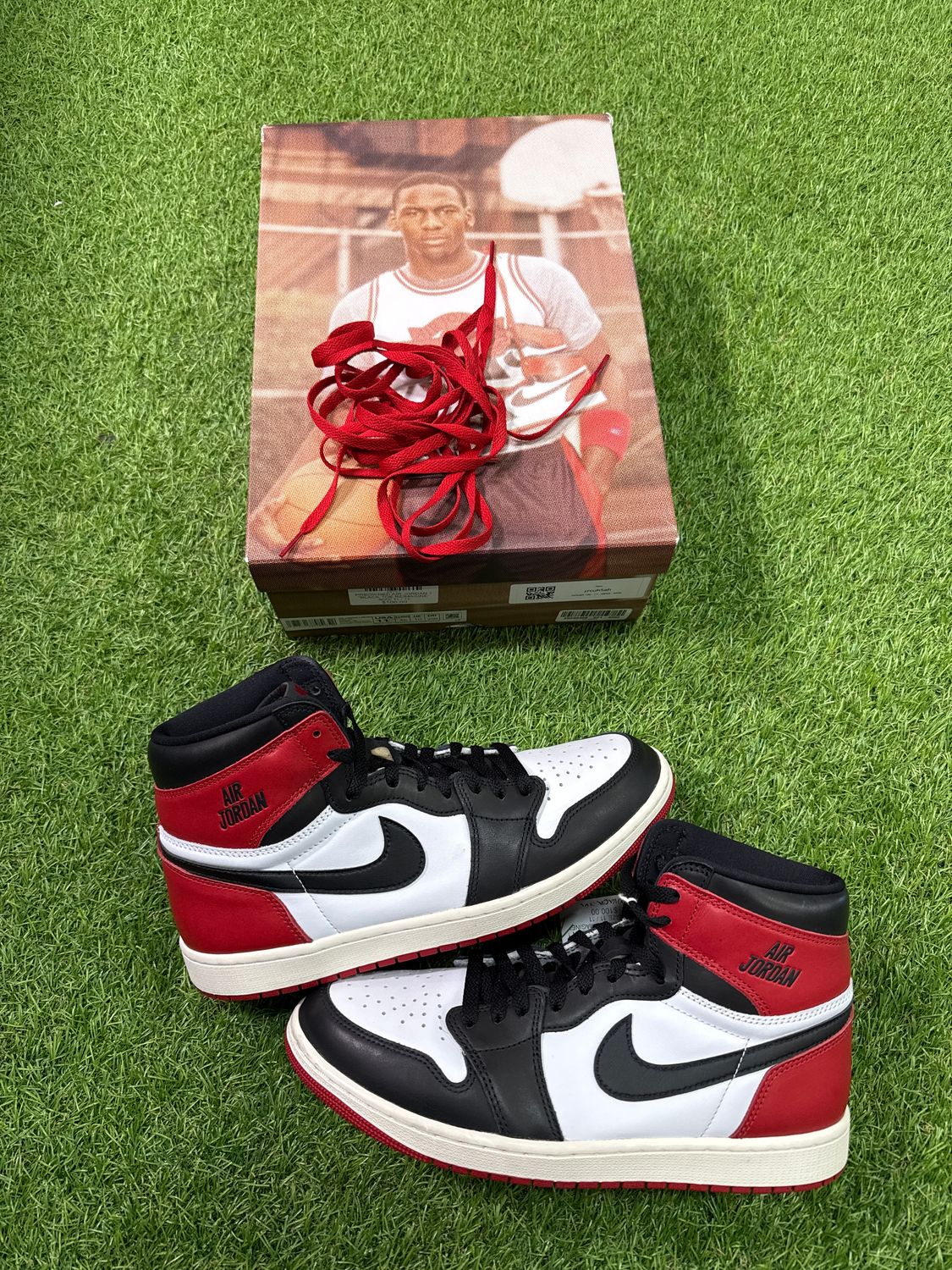 PREOWNED AIR JORDAN 1 &quot;BLACK TOE REIMAGINE&quot; SIZE 11