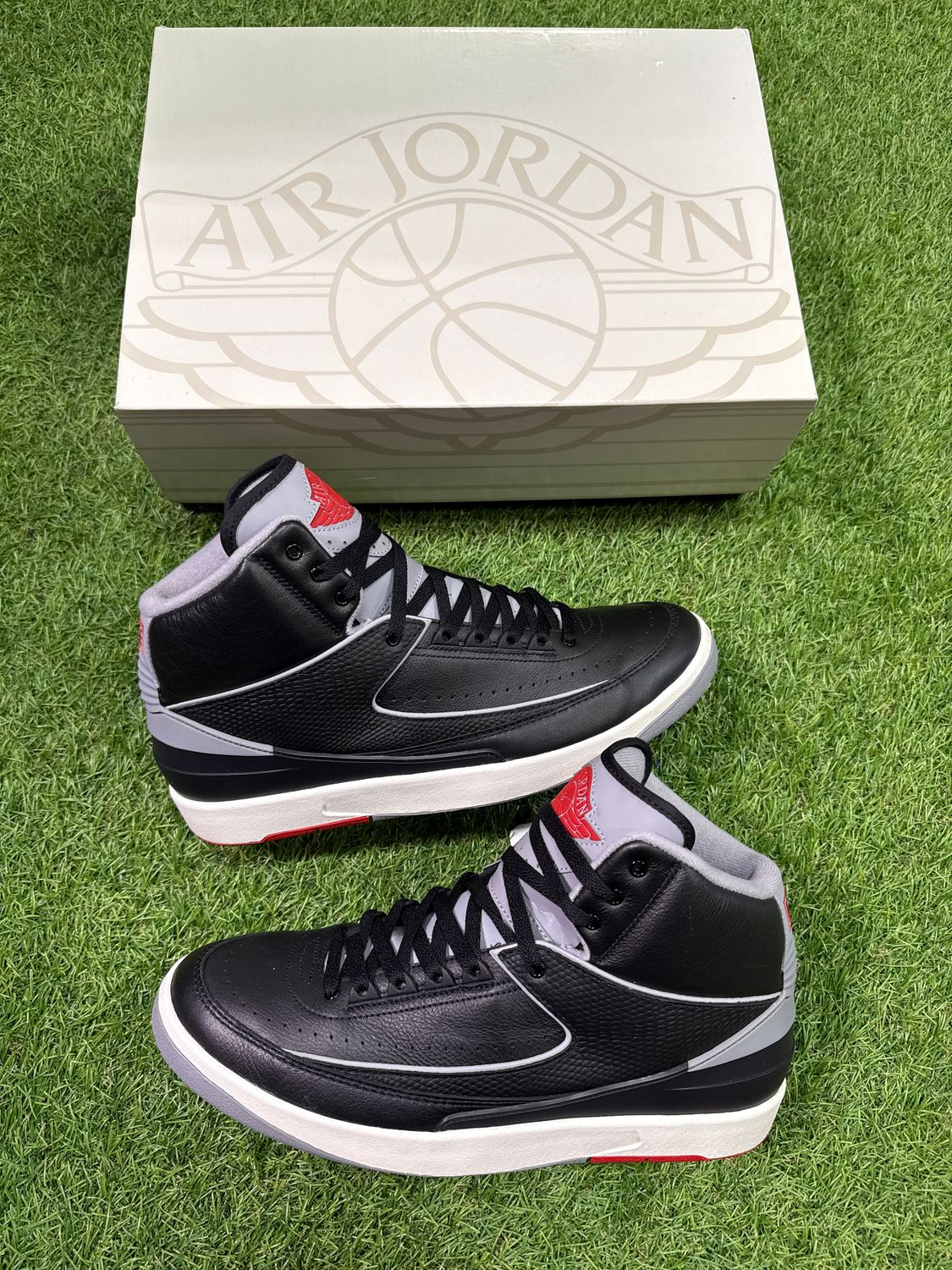 PREOWNED AIR JORDAN 2 &quot;BLACK CEMENT&quot; SIZE 12