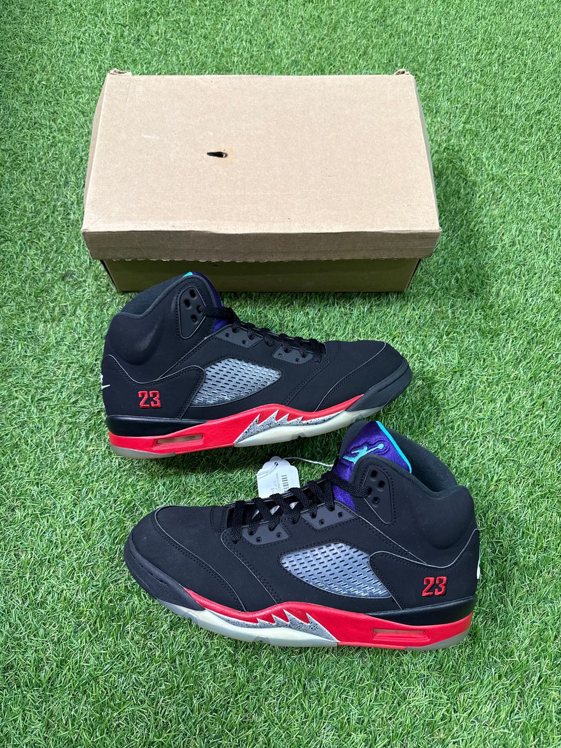 PREOWNED AIR JORDAN 5 &quot;TOP 3&quot; SIZE 12