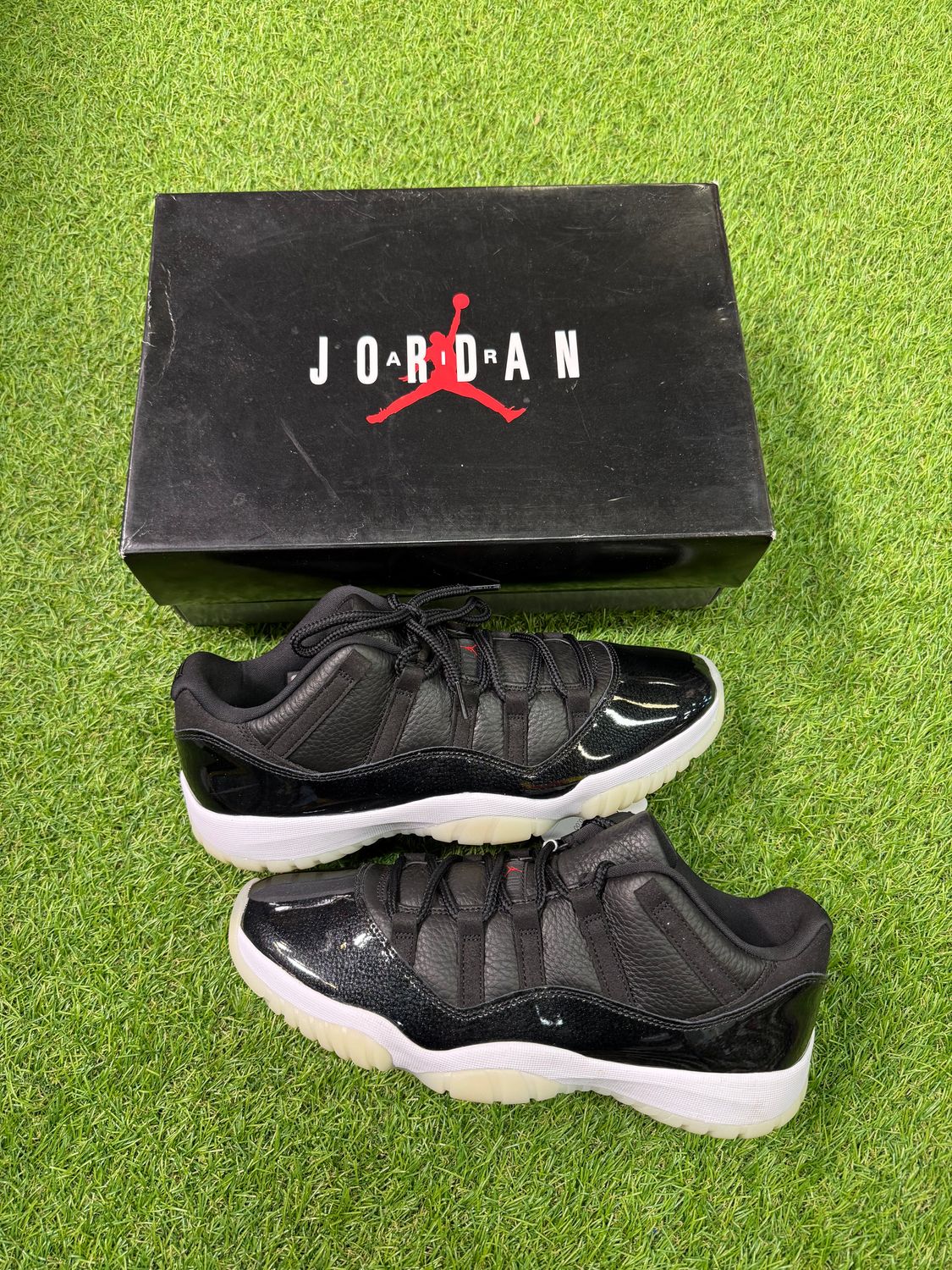 PREOWNED AIR JORDAN 11 LOW &quot;72-10&quot; SIZE 11