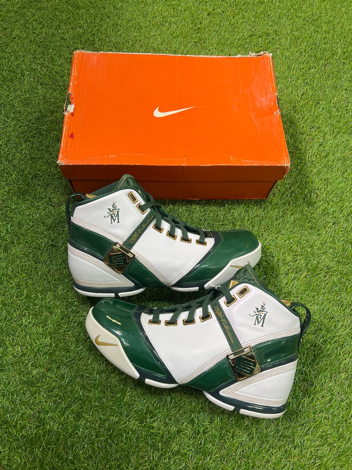 PREOWNED LEBRON 5 &quot;SVSMM&quot; SIZE 8.5