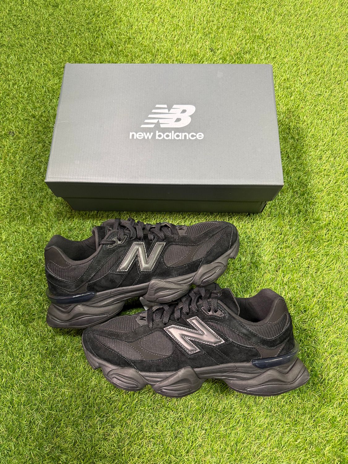 PREOWNED NEW BALANCE 9060 &quot;TRIPLE BLACK&quot; SIZE 13