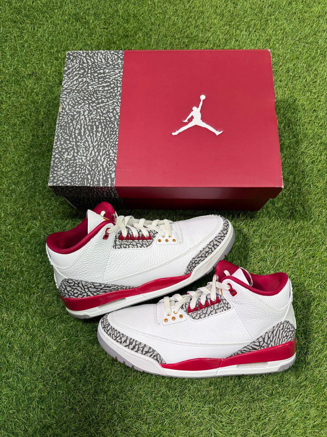 PREOWNED AIR JORDAN 3 &quot;CARDINAL RED&quot; SIZE 11
