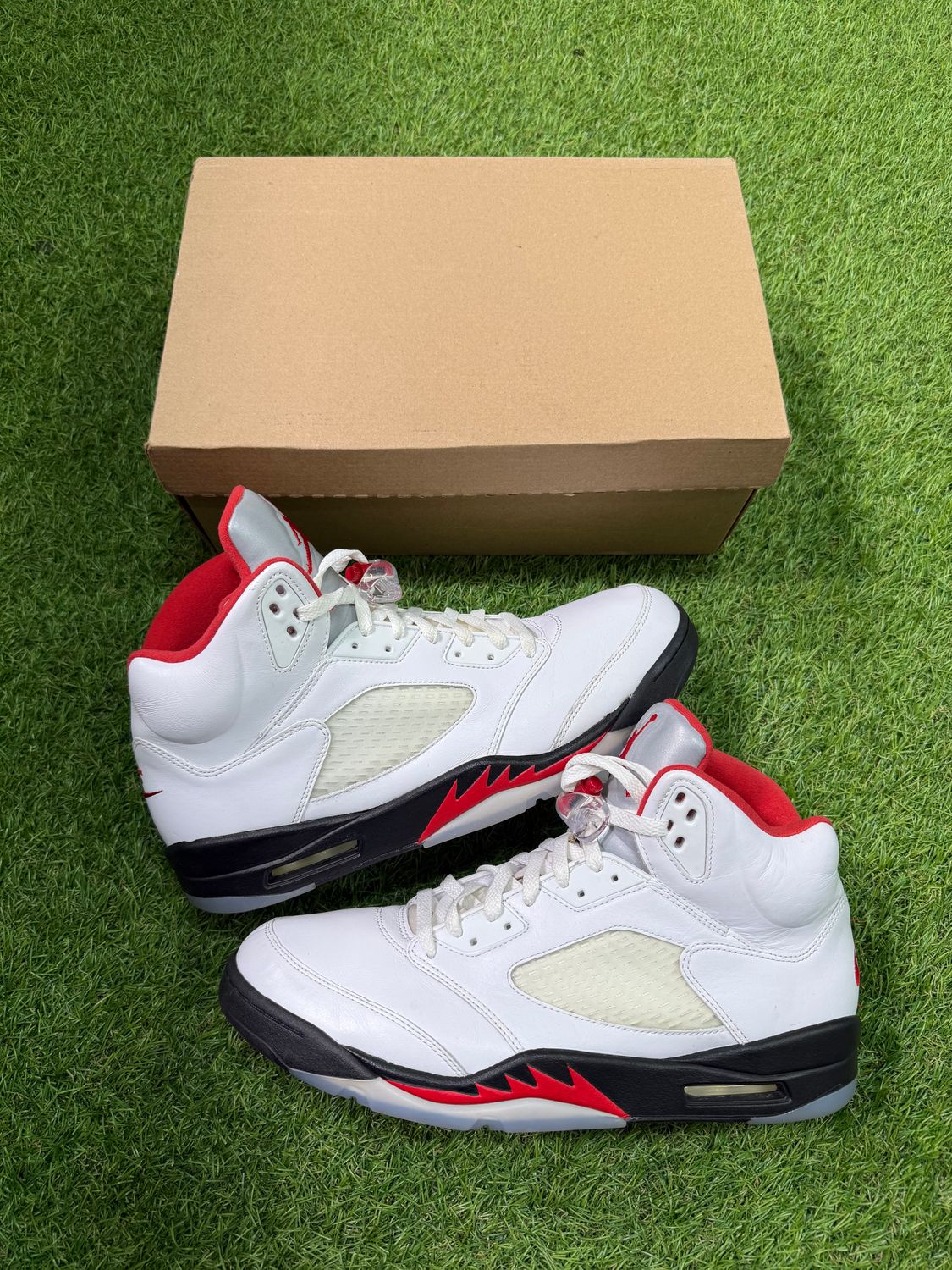 PREOWNED AIR JORDAN 5 &quot;FIRE RED&quot; SIZE 14
