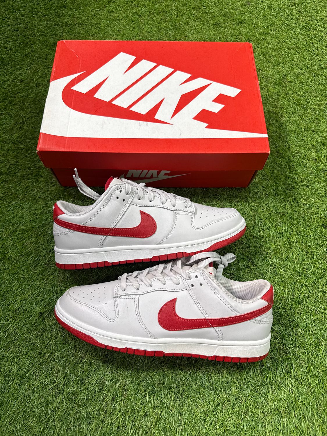 BRAND NEW NIKE DUNK LOW &quot;VAST GREY VARSITY RED&quot; SIZE 10