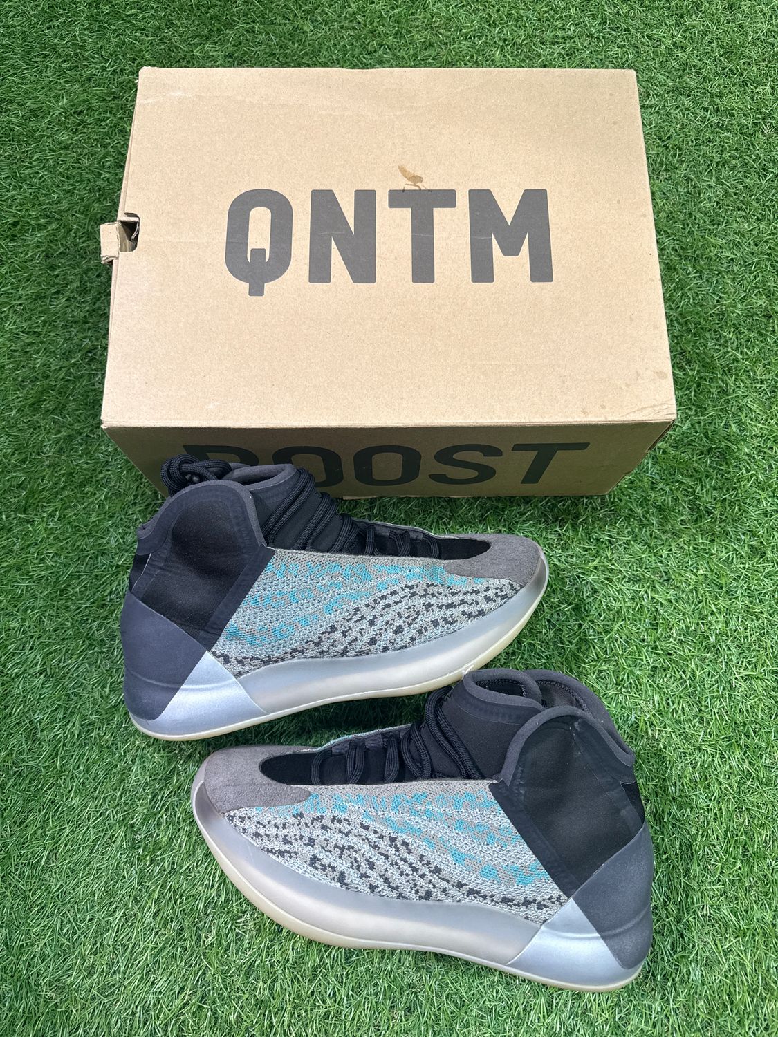 BRAND NEW YEEZY QNTM &quot;TEAL BLUE&quot; SIZE 8
