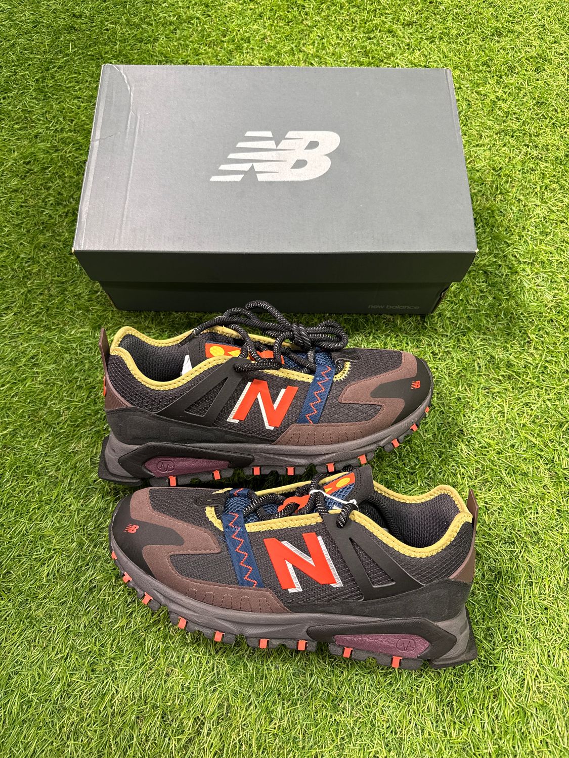 PREOWNED NEW BALANCE &quot; X RACER&quot; SIZE 8